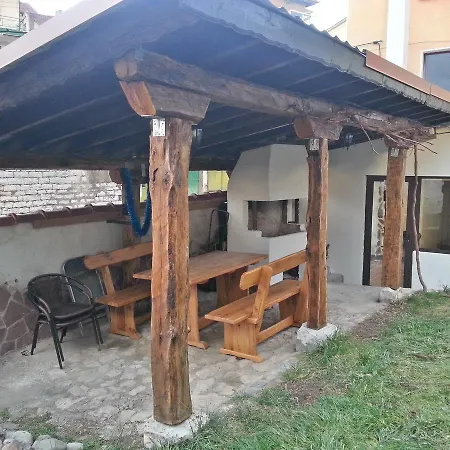 Bedrock Vendégház