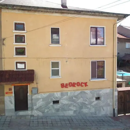 Bedrock Vendégház *