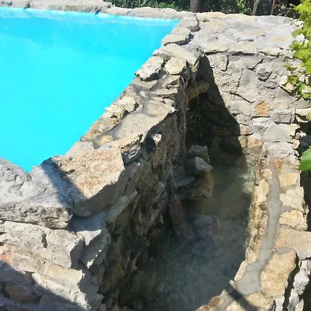 Bedrock Vendégház *