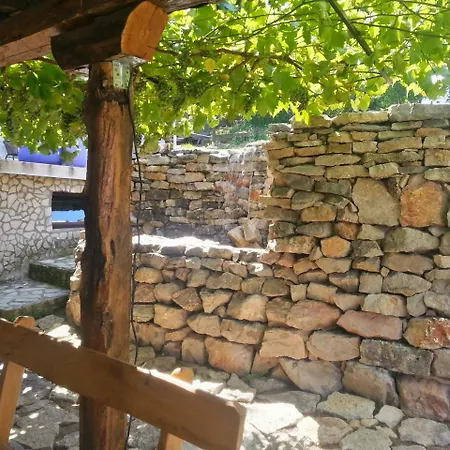 Bedrock Vendégház