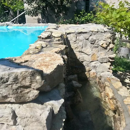 Bedrock Vendégház