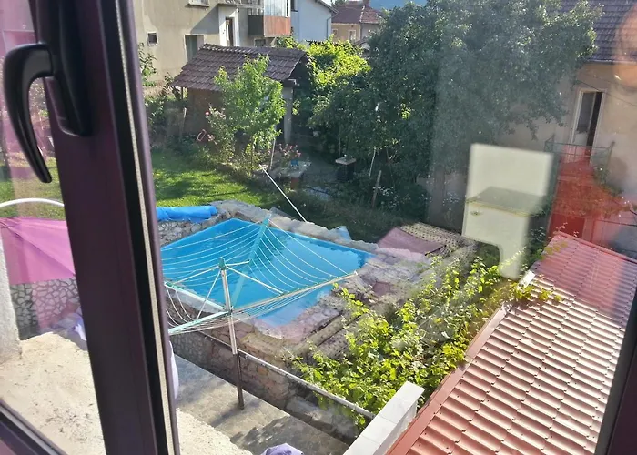 Bedrock Konukevi Belogradçik